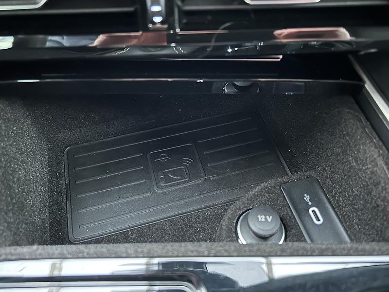 Volkswagen Touareg 3.0 TSI 4x4 R-Line - fotka 23 z 34