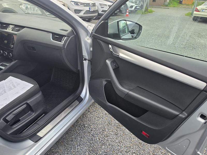 Škoda Octavia 1.5 TSi Style Plus - fotka 17 z 21