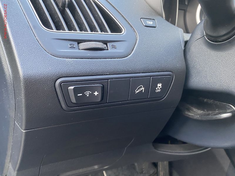 Hyundai ix35 (2013) 1.6 GDi, AC, TZ - fotka 15 z 16