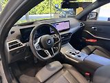 BMW Řada 3 320d xDrive Touring M-Sport - náhled 8