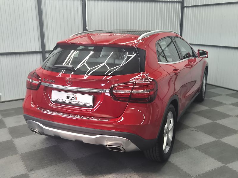 Mercedes-Benz GLA (2019) - fotka 7 z 25