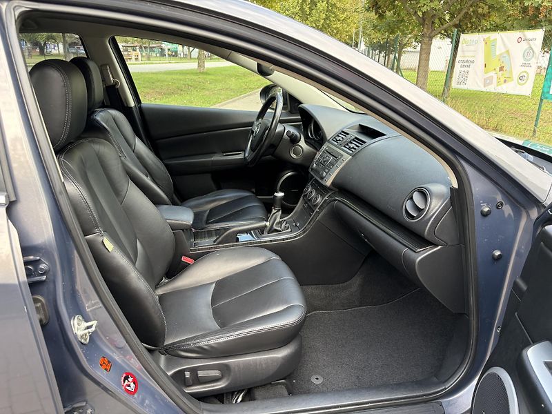 Mazda 6 2.5 Top Sport - fotka 21 z 31