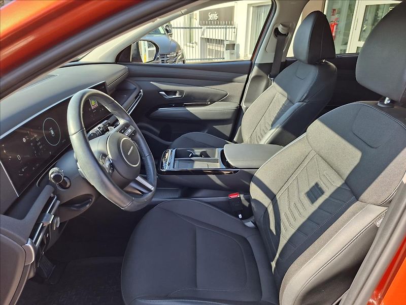 Hyundai Tucson 1,6 T-GDi  PREMIUM 4x4 automat - fotka 14 z 22