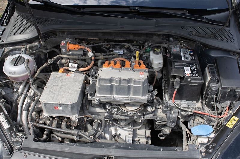 Volkswagen e-Golf eGolf, nová STK, 100% stav. - fotka 44 z 46