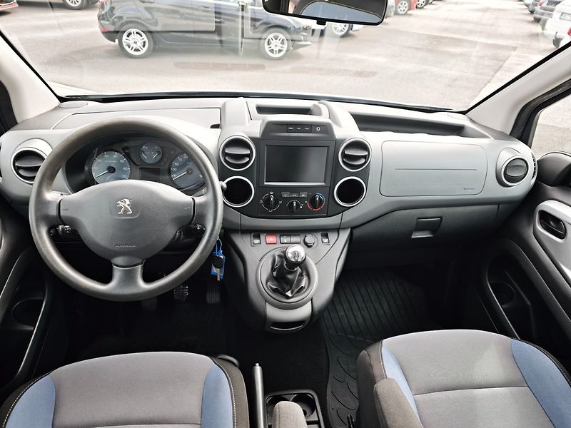 Peugeot Partner (2015) Tepee 1,6 HDI 73 KW - fotka 13 z 25