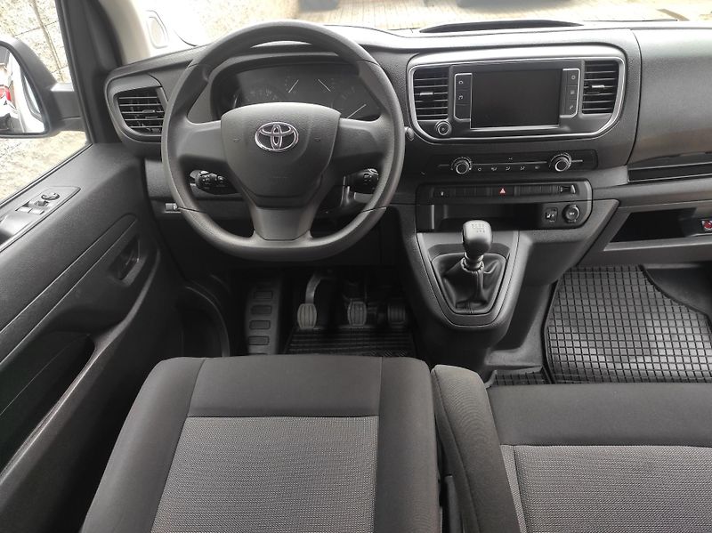 Toyota ProAce 2,0D-4D 9 míst, L2, ČR, TZ - fotka 9 z 31