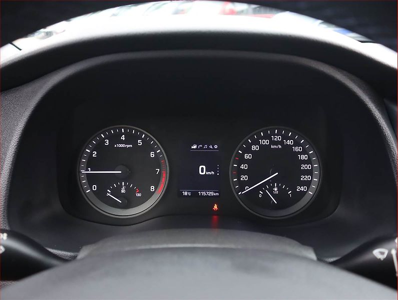 Hyundai Tucson (2018) Family 1.6 GDI, Serv.kniha - fotka 11 z 18