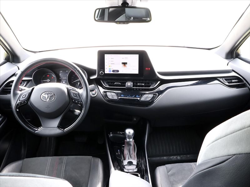 Toyota C-HR 2,0 Hybrid 112kW GR Sport CZ - fotka 28 z 35