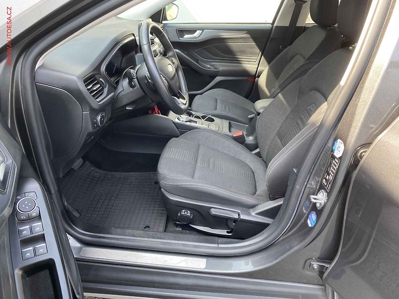 Ford Focus (2019) 1.0EB, Active, AT, LED, navi - fotka 9 z 19