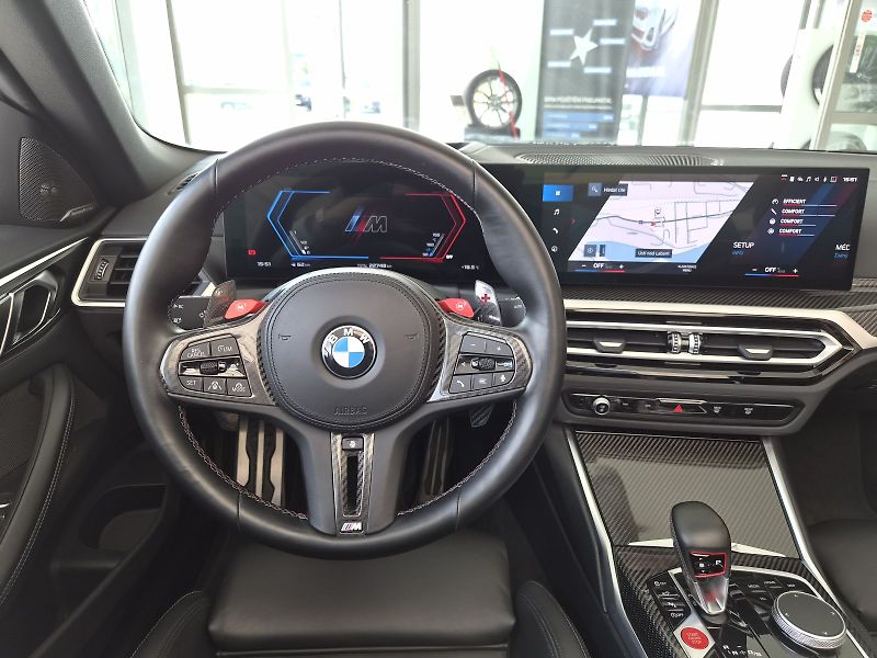 BMW M4 Competiton M xDrive - fotka 18 z 32