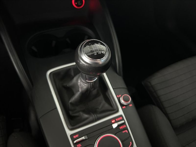 Audi A3 2,0   TDI 110kW,SERVISKA,NAVI - fotka 19 z 27