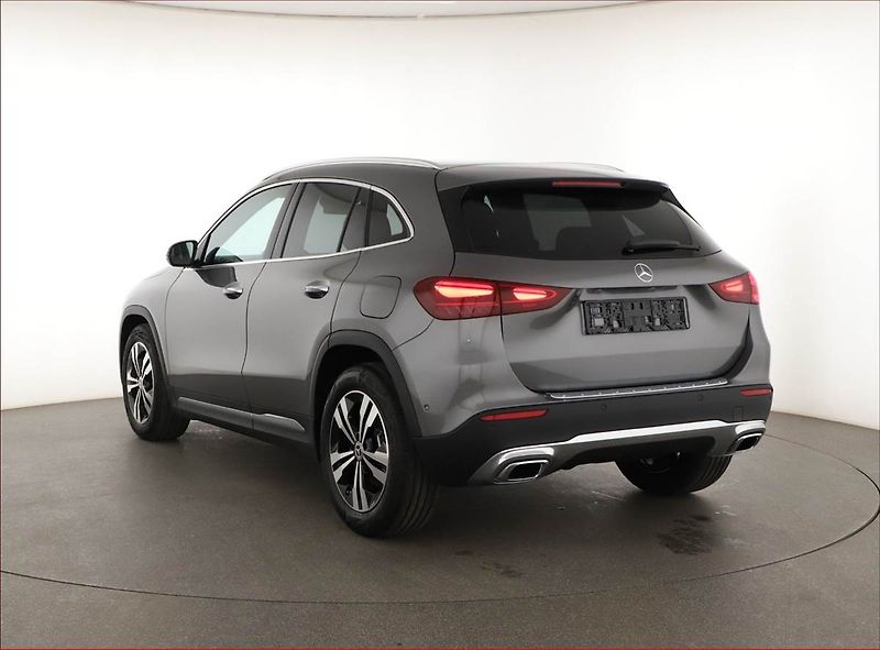 Mercedes-Benz GLA (2025) 200 - fotka 4 z 22