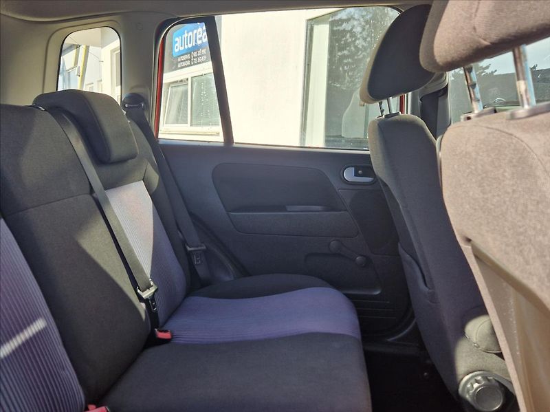 Ford Fusion 1,4 i SENZORY AUTAC PO SERVISU - fotka 12 z 35