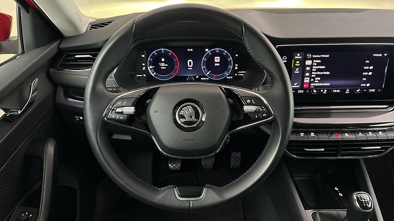 Škoda Octavia 2.0 TDI Style - fotka 9 z 27
