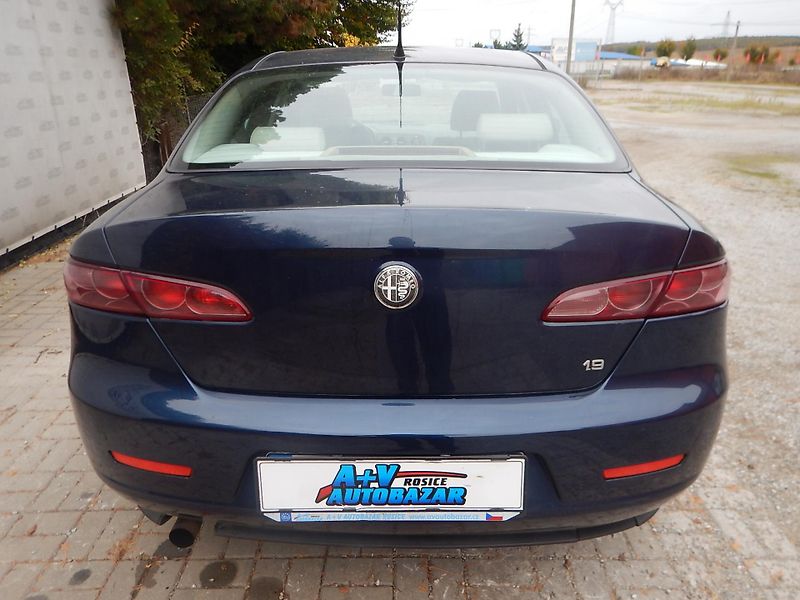 Alfa Romeo 159 1.9 Jtd 110 kw - fotka 7 z 13