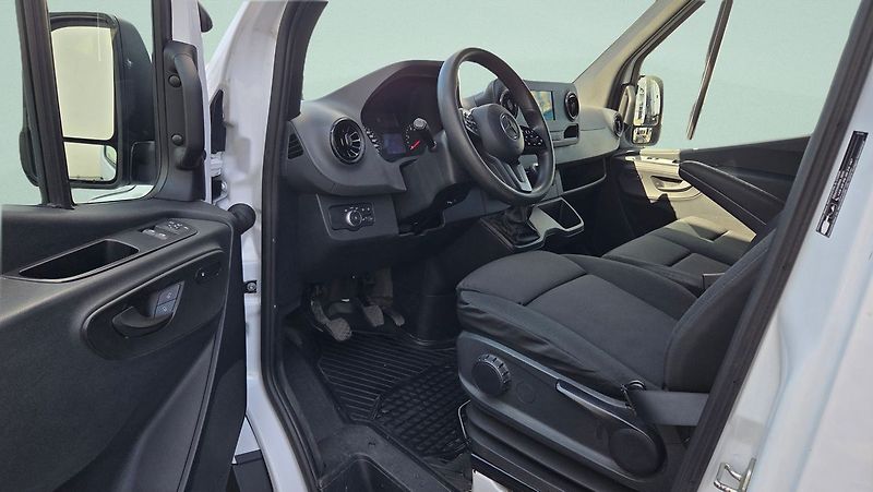 Mercedes-Benz Sprinter 317 CDI/L, kamera 360°, MBUX - fotka 9 z 20