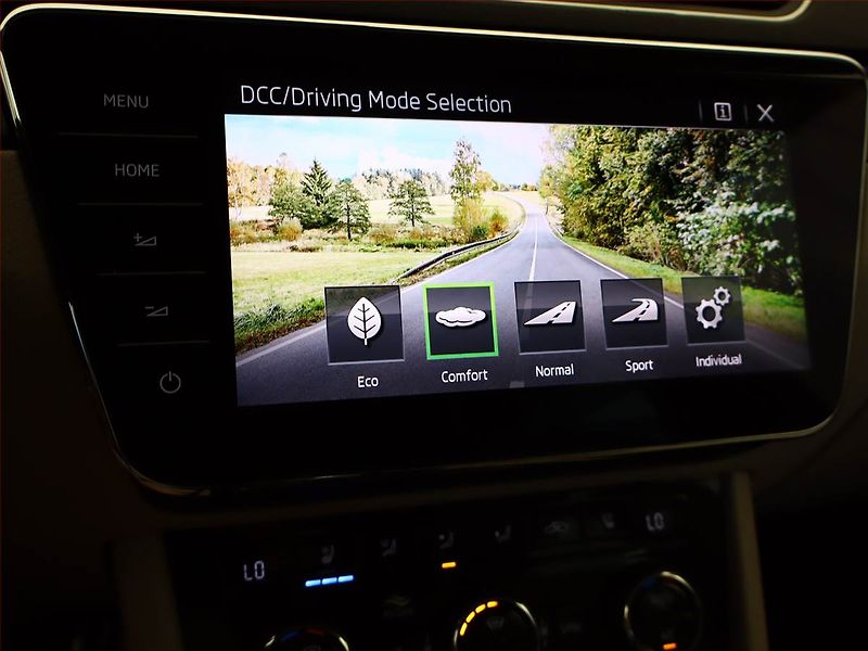 Škoda Superb (2019) Laurin&Klement 2.0 TDI 4x4 - fotka 17 z 23