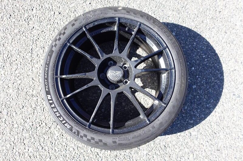 Toyota GR Yaris 1.6Turbo 8AT 4X4 Dynamic + VIP - fotka 33 z 33