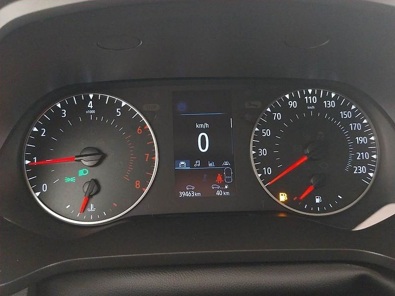 Renault Captur (2023) 1.0 TCe, Tempomat - fotka 11 z 19
