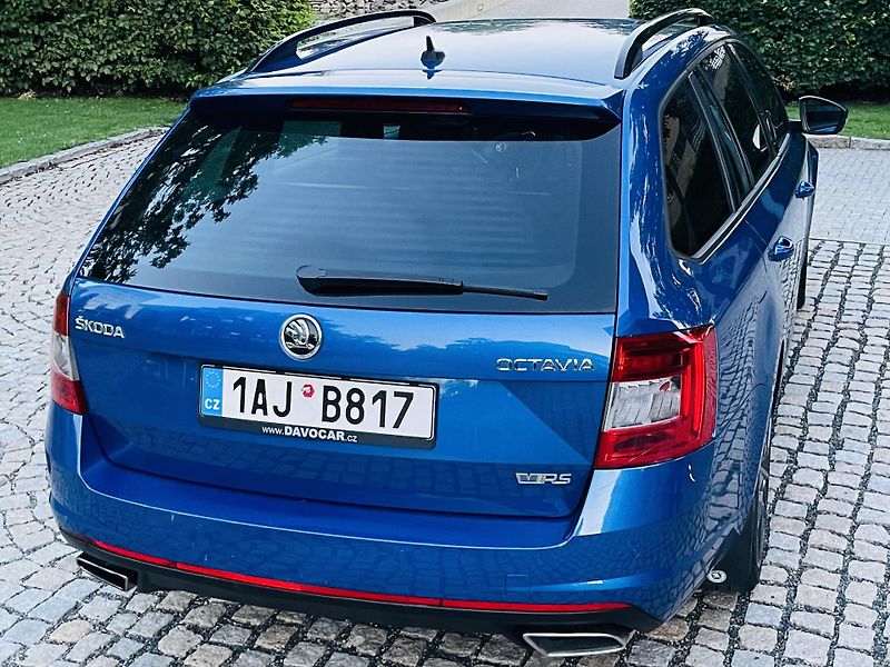 Škoda Octavia 2.0TDI VRS AUTOMAT SENZORY LED - fotka 12 z 45