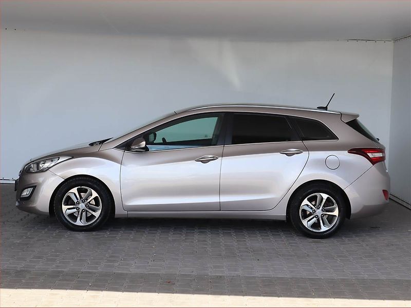 Hyundai i30 (2016) 1.6 CRDi, Automat, Navi - fotka 3 z 19