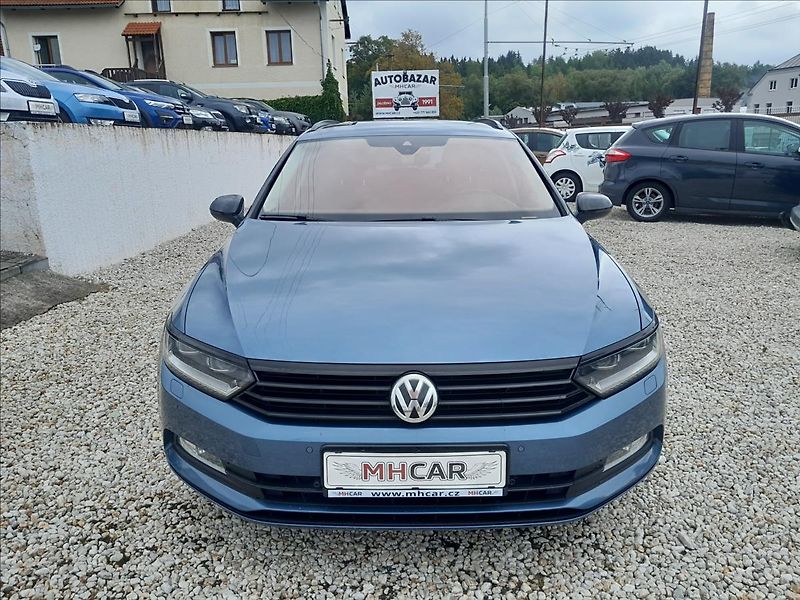 Volkswagen Passat Variant 2.0 TDI 110KW - fotka 2 z 59