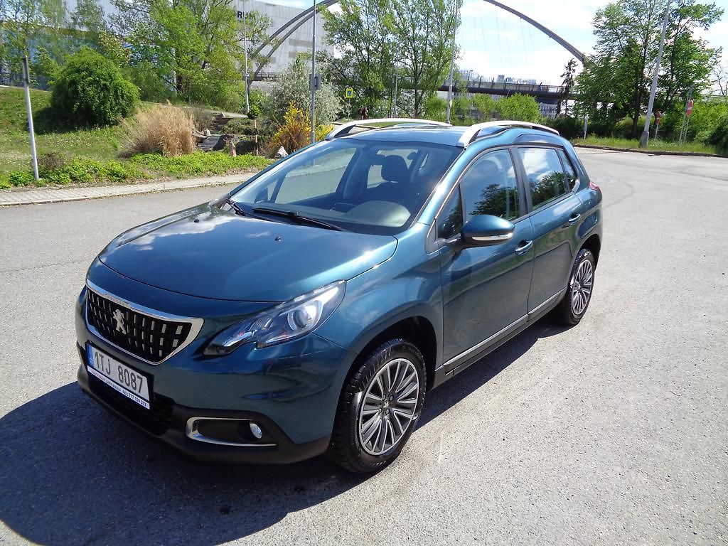 Peugeot 2008 1.2  KOUPENO ČR,1.MAJITEL