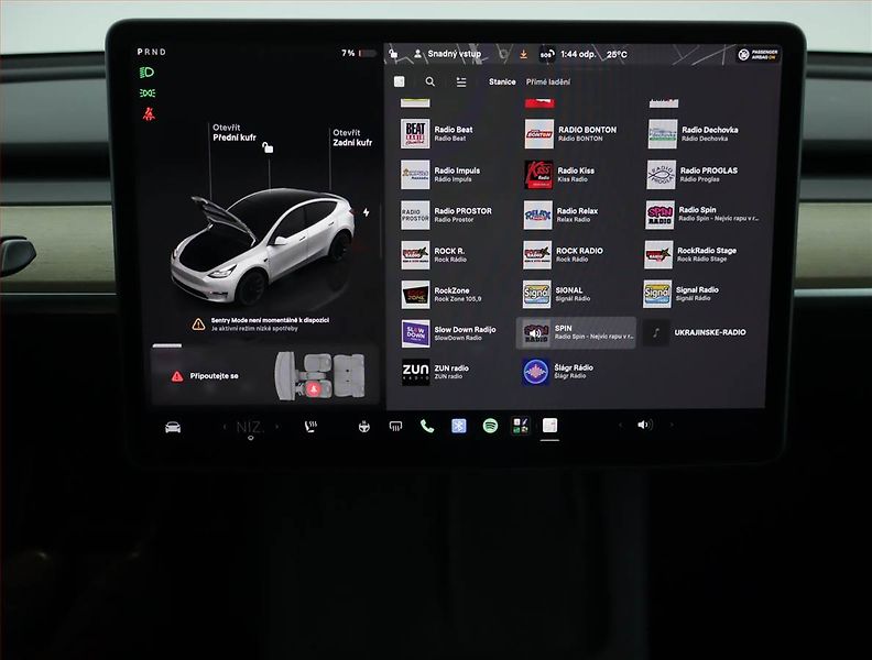 Tesla Model Y (2022) RWD LFP 60kWh, SoH 94% - fotka 11 z 19