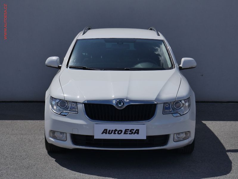 Škoda Superb (2012) 2.0.TDi, DSG, výhřev.sed - fotka 2 z 22