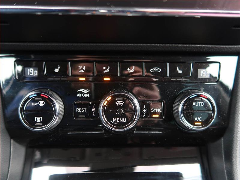 Škoda Superb (2019) Laurin&Klement 2.0 TDI, 4X4 - fotka 16 z 19