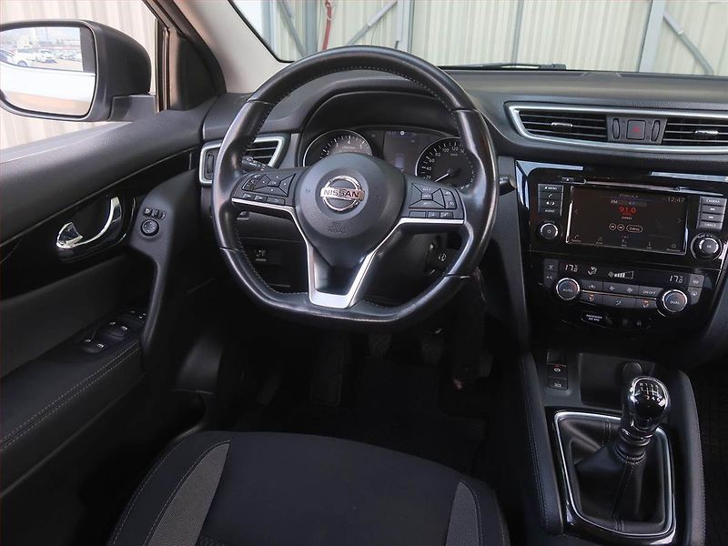 Nissan Qashqai (2019) 1.3 DIG-T, Serv.kniha - fotka 7 z 18