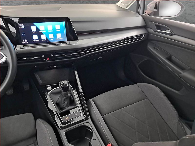 Volkswagen Golf (2023) 1.5 TSI - fotka 8 z 21