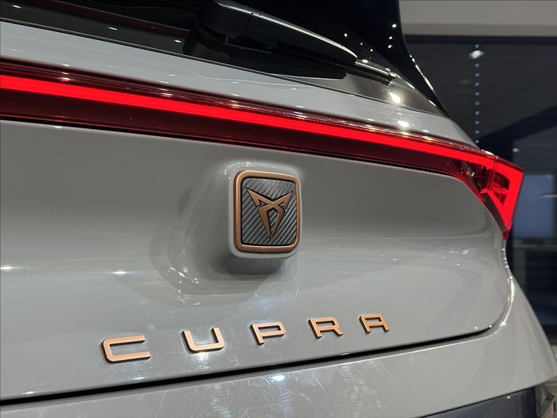 Cupra Born 150kW LED Tepelko Kessy - fotka 14 z 50