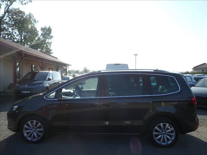 Volkswagen Sharan 2,0 TDi HIGHLINE, rezervace - fotka 6 z 50