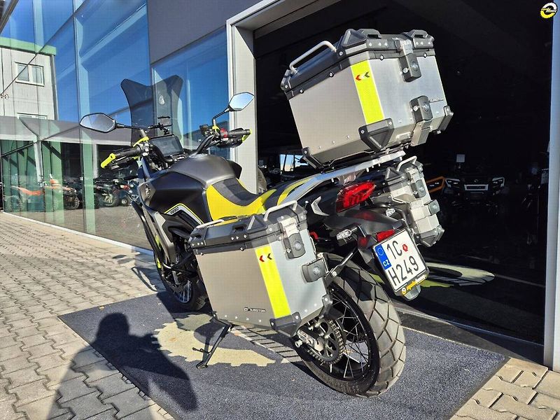 QJ Motor (2025) SVT 650 X (2025) – 1. majitel, - fotka 6 z 20