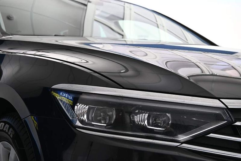 Volkswagen Passat (2023) 2.0 DSG Matrix LED ACC VIRTUAL - fotka 29 z 35