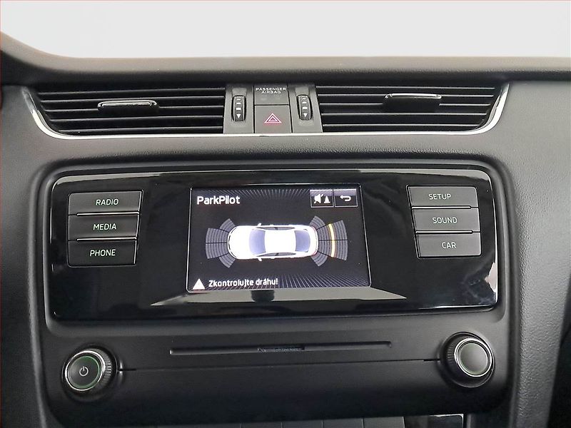 Škoda Octavia (2016) 1.6 TDI 4x4, 4X4, Tempomat - fotka 17 z 17