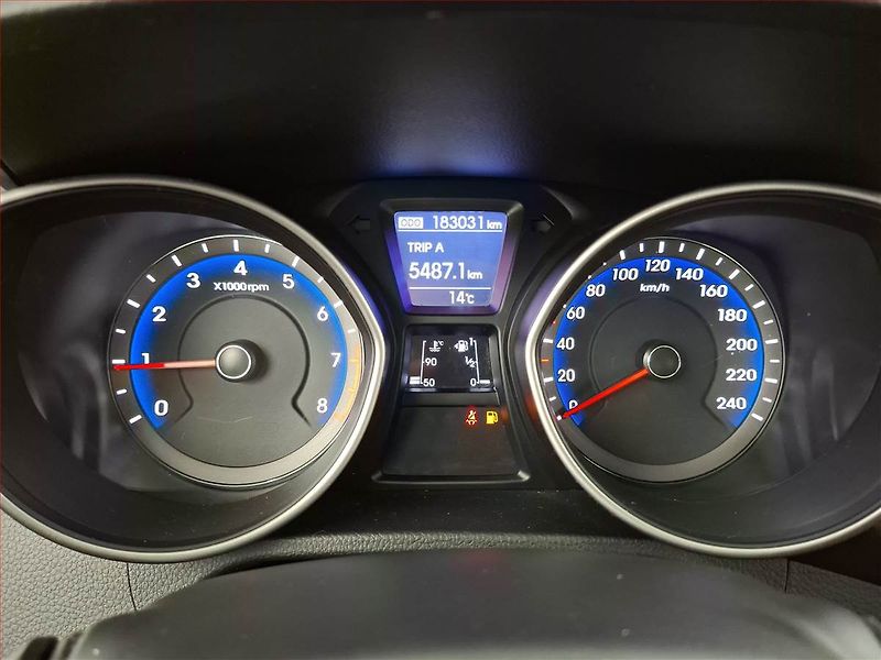 Hyundai i30 (2012) 1.6 MPI, Tempomat - fotka 11 z 15