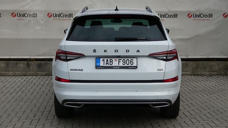 Škoda Kodiaq 2,0 TSI Sportline DSG 4x4 - fotka 4 z 28