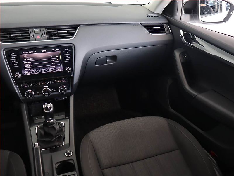 Škoda Octavia (2017) 1.4 TSI, Tempomat - fotka 8 z 22