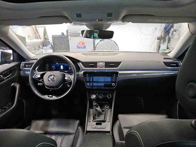 Škoda Superb 2,0 STYLE,PANORAMA,TAŽNÉ,LED - fotka 6 z 13