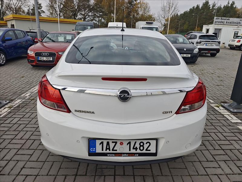 Opel Insignia 2,0 CDTi automat  Edition - fotka 5 z 24