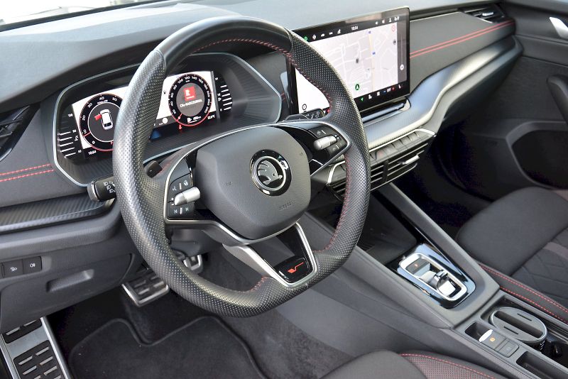 Škoda Octavia (2024) Combi 2.0 TSI 195 kW RS DSG 7 - fotka 13 z 27