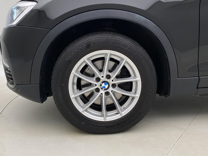 BMW X3 XDRIVE 20d AUT  - fotka 33 z 56