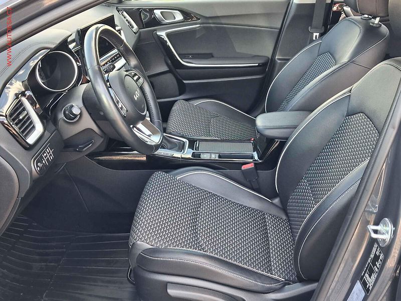 Kia XCeed (2022) 1.5 T-GDi, 2.maj,ČR, TOP, AT - fotka 9 z 25