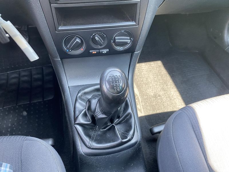 Škoda Octavia 1.6MPI 75kW-1xMAJ.-KLIMATIZACE - fotka 17 z 30