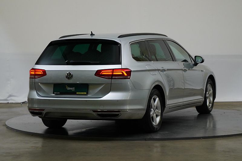 Volkswagen Passat - fotka 2 z 26