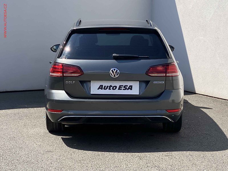 Volkswagen Golf (2020) 1.5 TSi, Comfortline, LED, - fotka 5 z 19