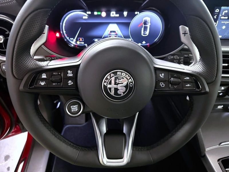 Alfa Romeo Stelvio (2026) 2.0T 280k AT8 ZF Q4 4x4 Veloce - fotka 18 z 22