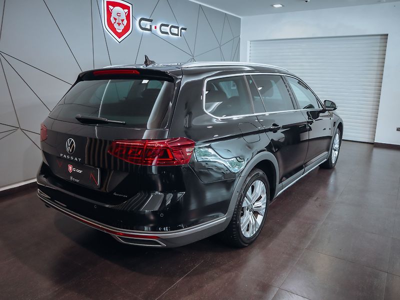 Volkswagen Passat Variant 2.0 TDI Alltrack 4MOTION DSG - fotka 6 z 28
